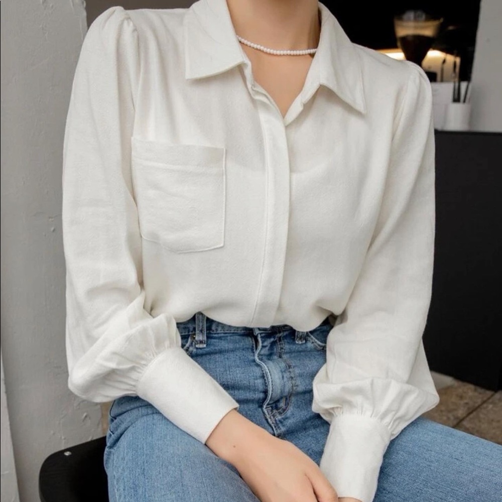 Patched Pocket Lantern Sleeve Blouse